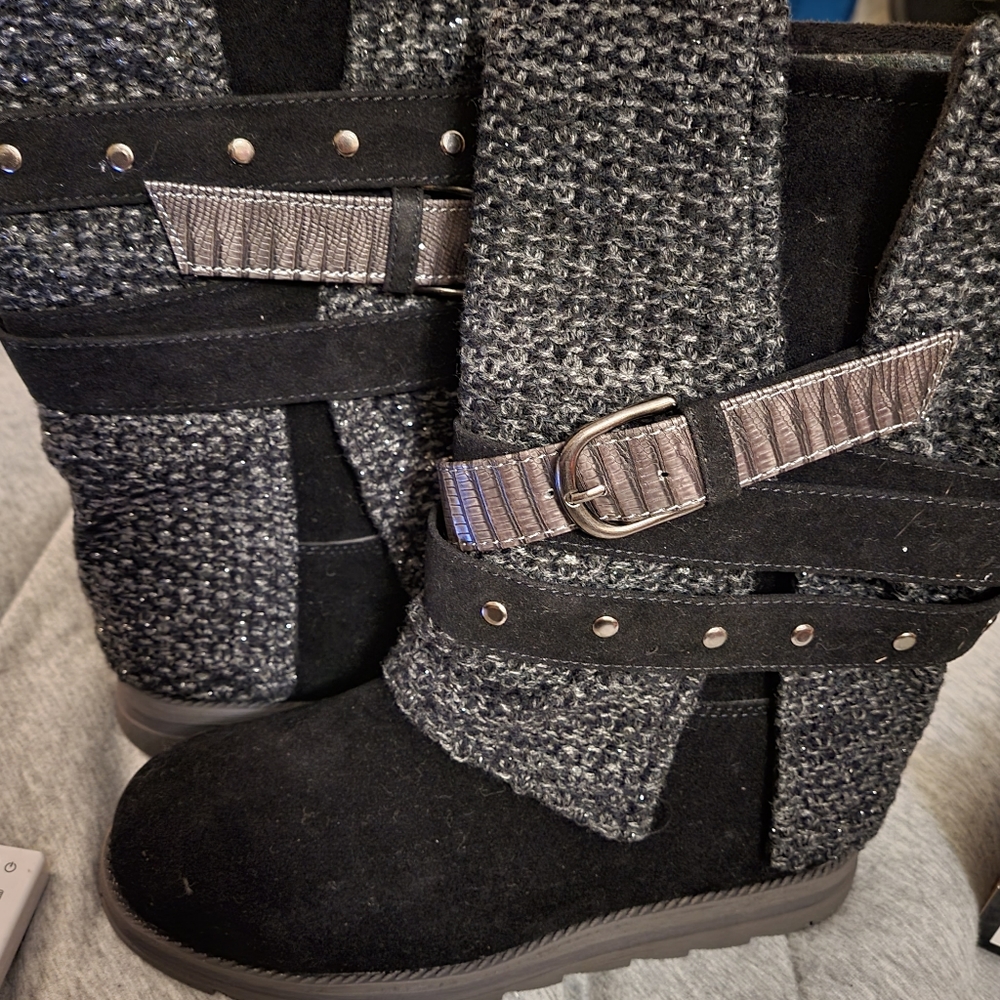 Black boots